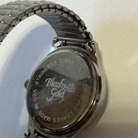 Black Hills Gold Men’s Watch Green Rose Grape Leaves Expandable Band Quartz - Picture 8 of 9